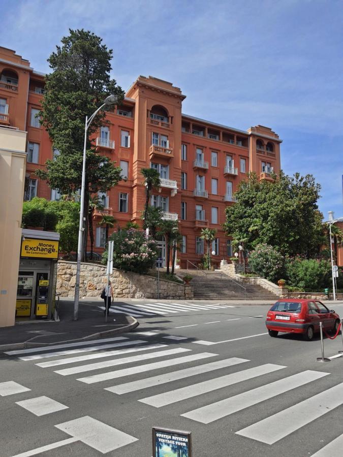 Family Apartment Center Οπατία Εξωτερικό φωτογραφία
